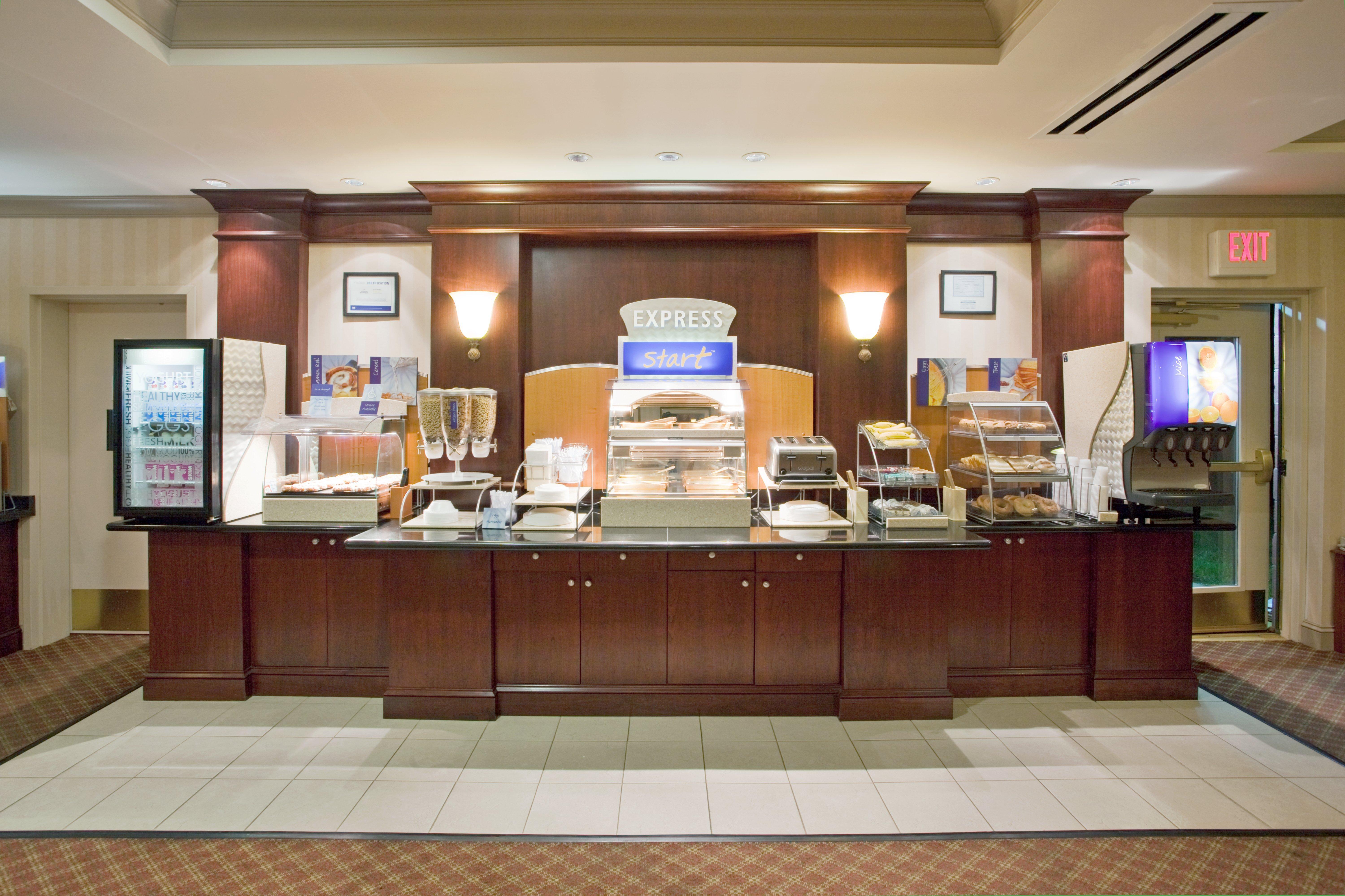 Holiday Inn Express Hotel & Suites Drums-Hazelton By Ihg Exterior foto