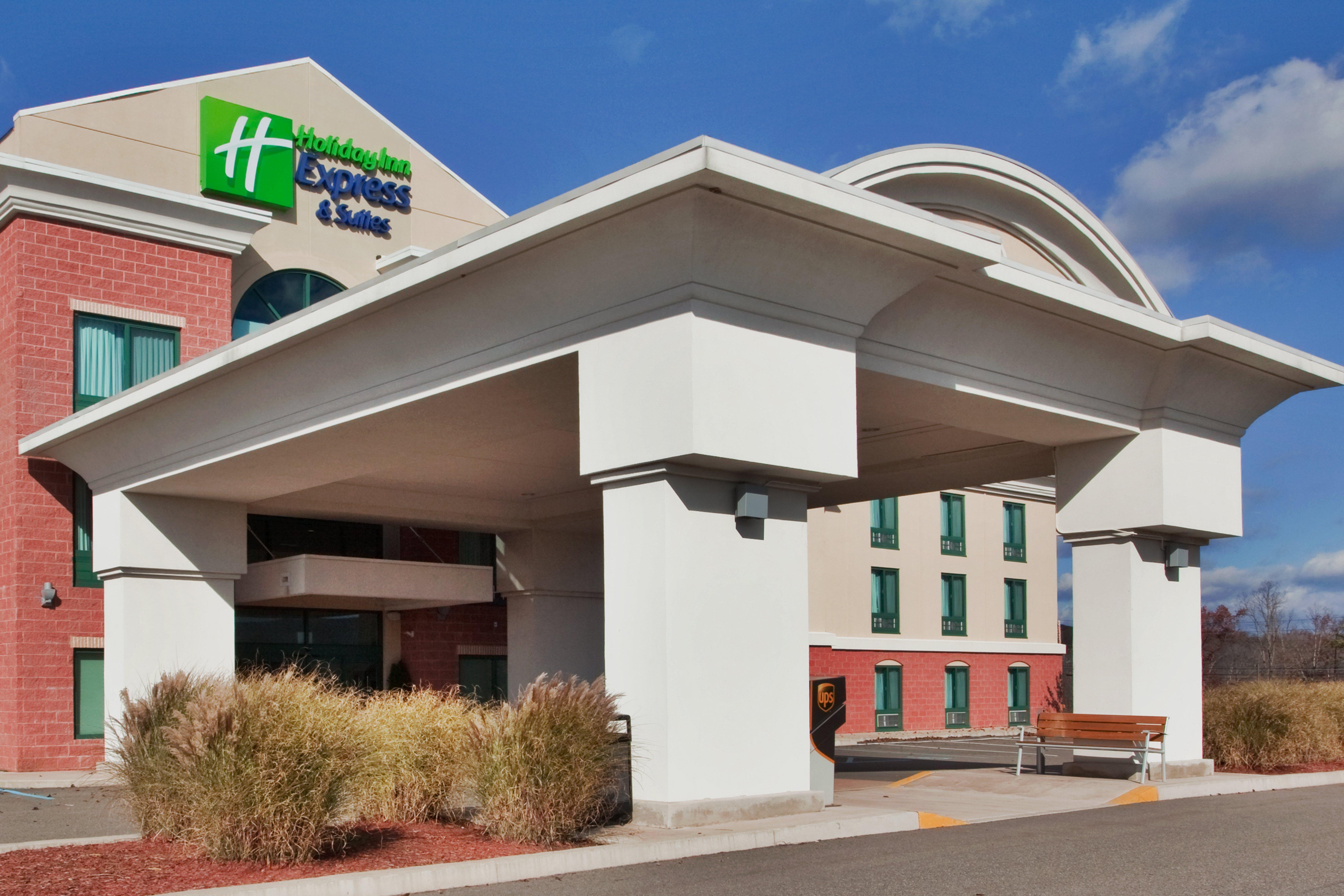 Holiday Inn Express Hotel & Suites Drums-Hazelton By Ihg Exterior foto