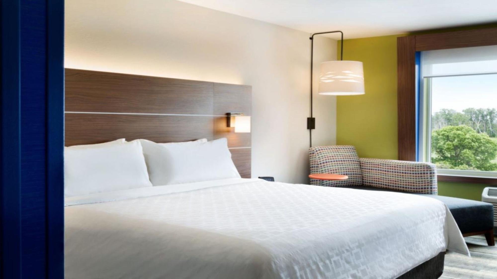 Holiday Inn Express Hotel & Suites Drums-Hazelton By Ihg Exterior foto