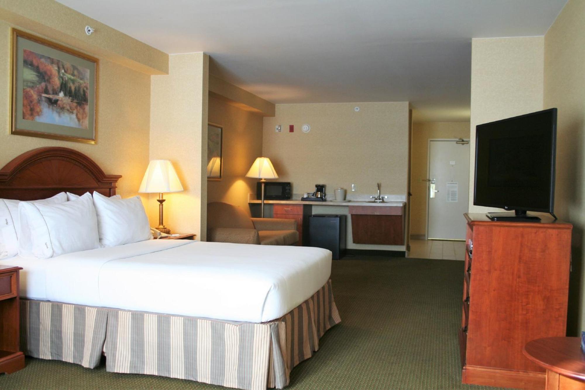 Holiday Inn Express Hotel & Suites Drums-Hazelton By Ihg Exterior foto