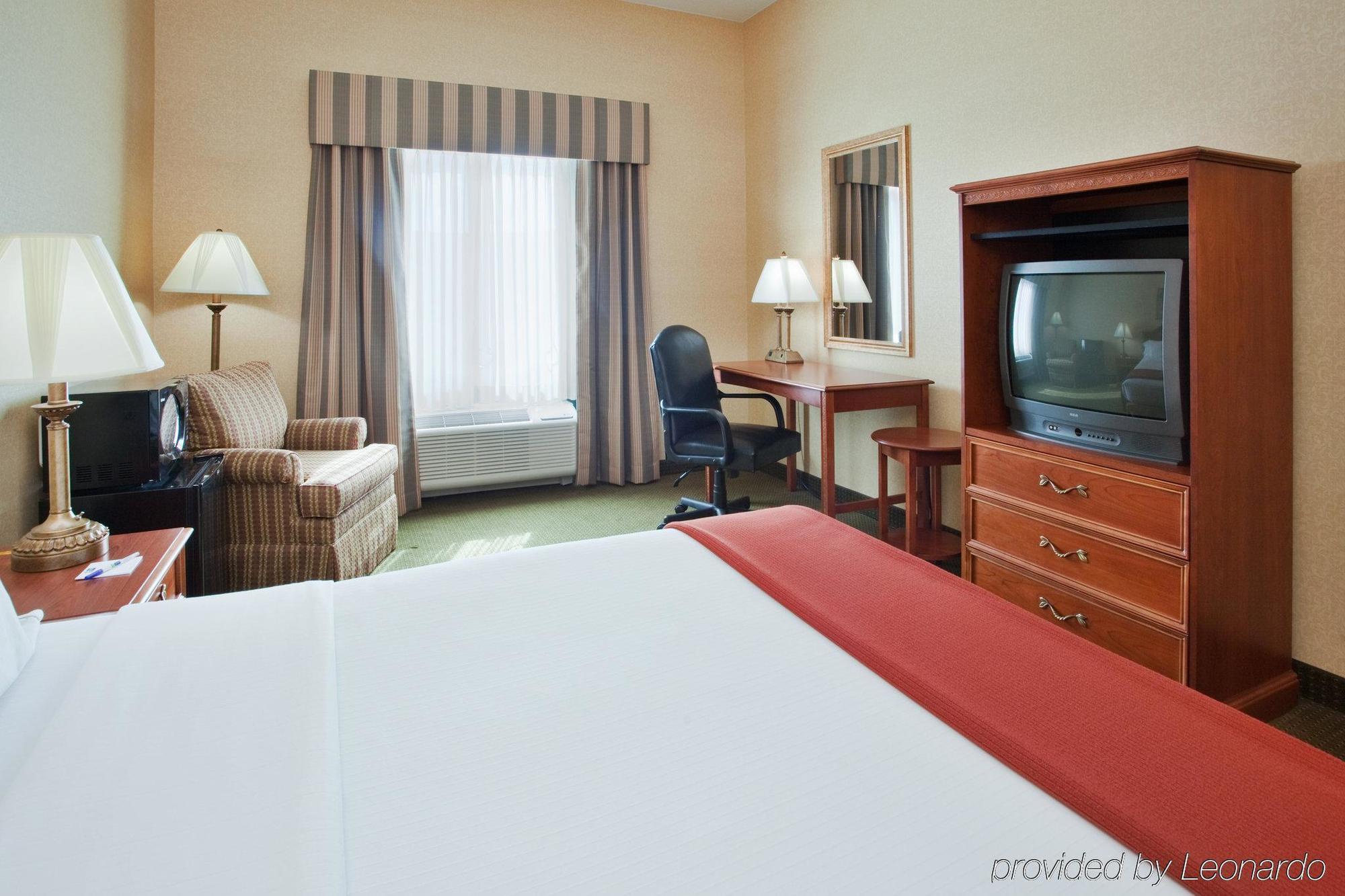 Holiday Inn Express Hotel & Suites Drums-Hazelton By Ihg Exterior foto